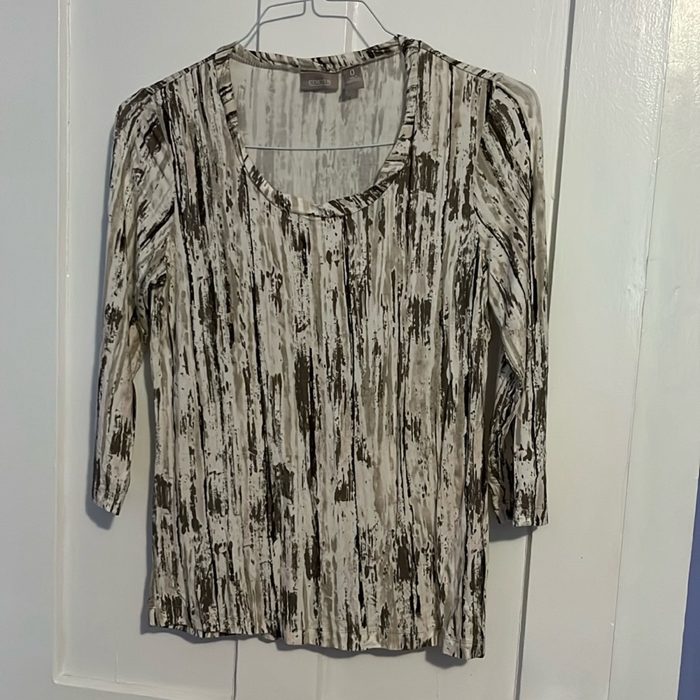 Chico’s white and tan three quarter sleeve shirt size small(0)